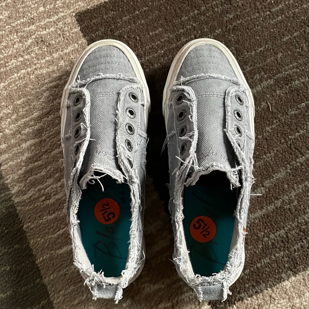 Blowfish size 5 1/2 slip on.